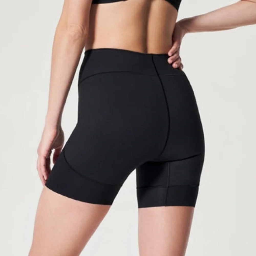 NWT SPANX Haute Contour Mid-Thigh Short size XL in Black